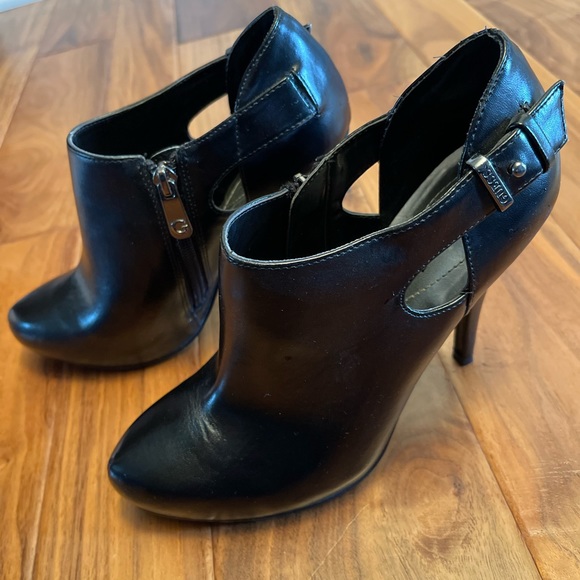 Guess ankle heels boots - Picture 2 of 5